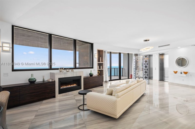 Condo for sale at Porsche Design Tower 2105