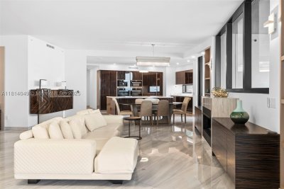 Comprar apartamento no Porsche Design Tower 2105