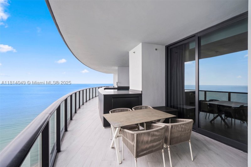 Condo for sale at Porsche Design Tower 2105