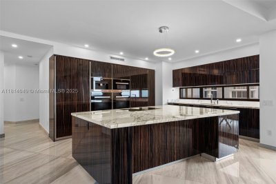 Comprar apartamento no Porsche Design Tower 2105