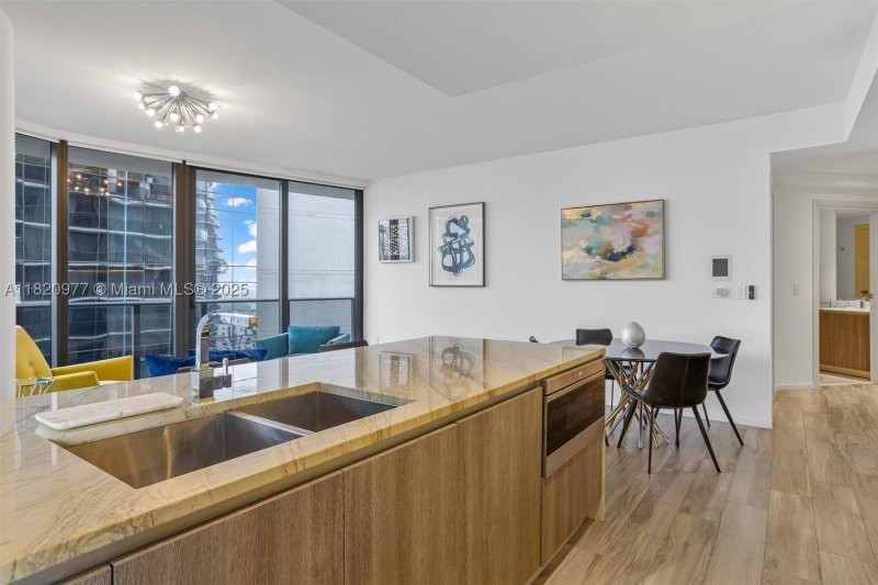 Comprar apartamento en SLS Lux Brickell 4205