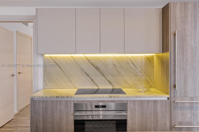 Comprar apartamento en SLS Lux Brickell 4205