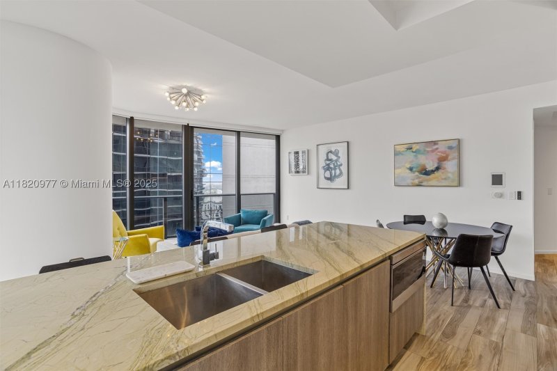 Comprar apartamento en SLS Lux Brickell 4205