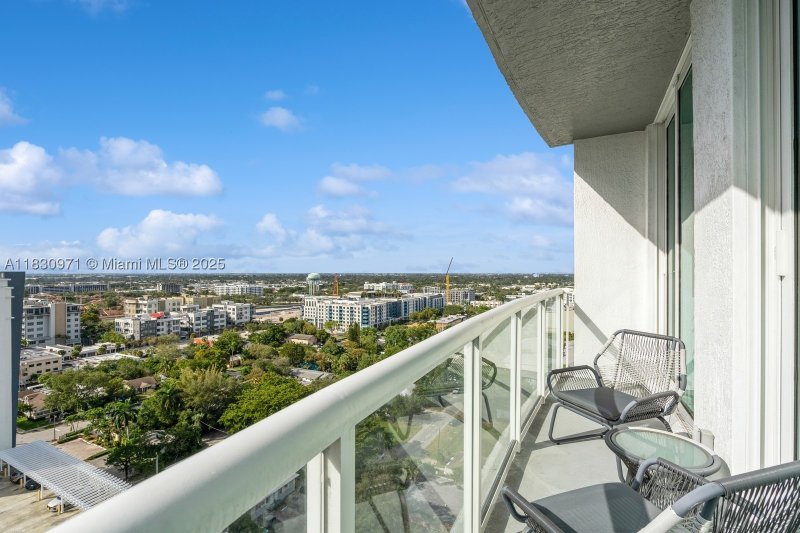 Apartment for rent at Strada 315 1602
