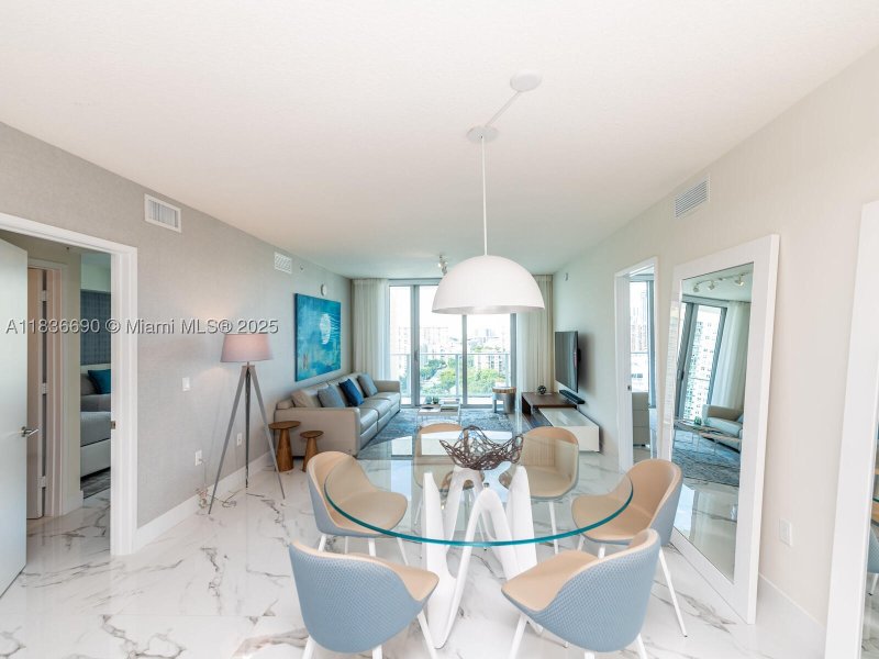 Condo for sale at Parque Towers at St. Tropez 5-1605