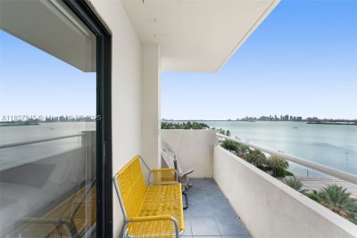 Comprar apartamento en Bayshore Yacht Tennis Club 901