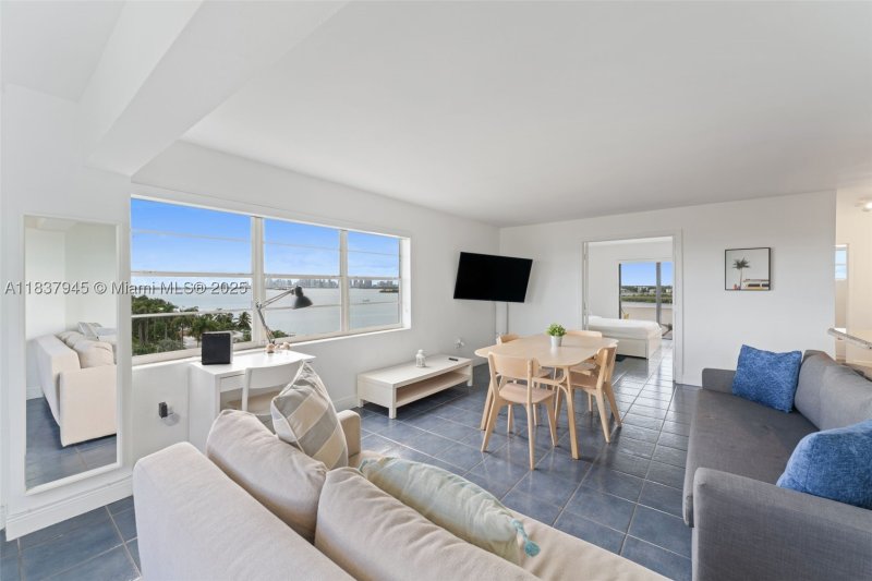 Comprar apartamento en Bayshore Yacht Tennis Club 901