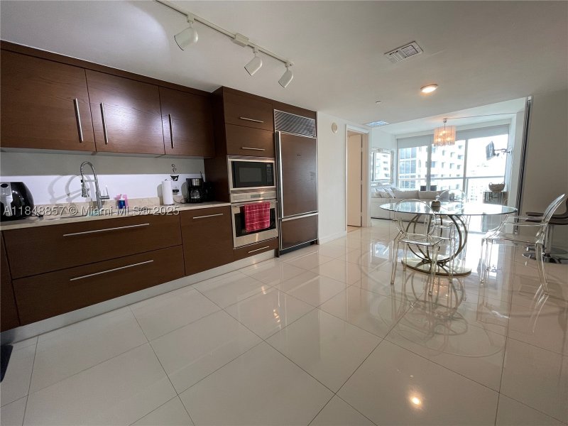 Condo for sale at Icon Brickell Viceroy 3711
