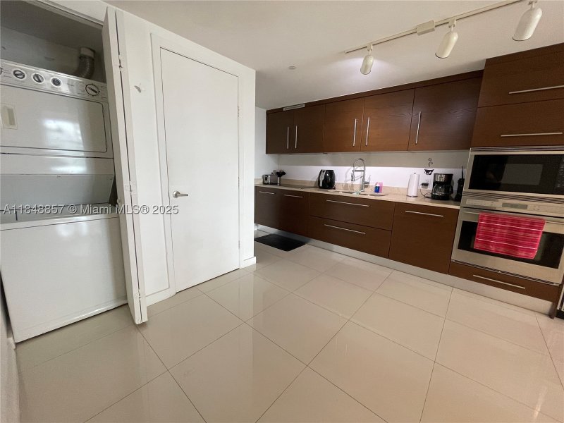 Condo for sale at Icon Brickell Viceroy 3711