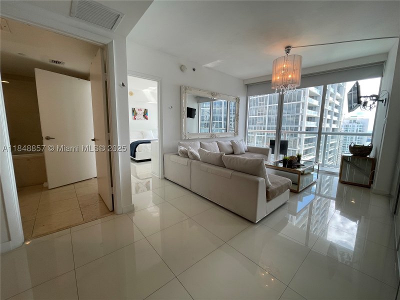 Condo for sale at Icon Brickell Viceroy 3711
