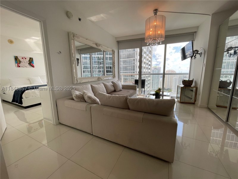 Condo for sale at Icon Brickell Viceroy 3711