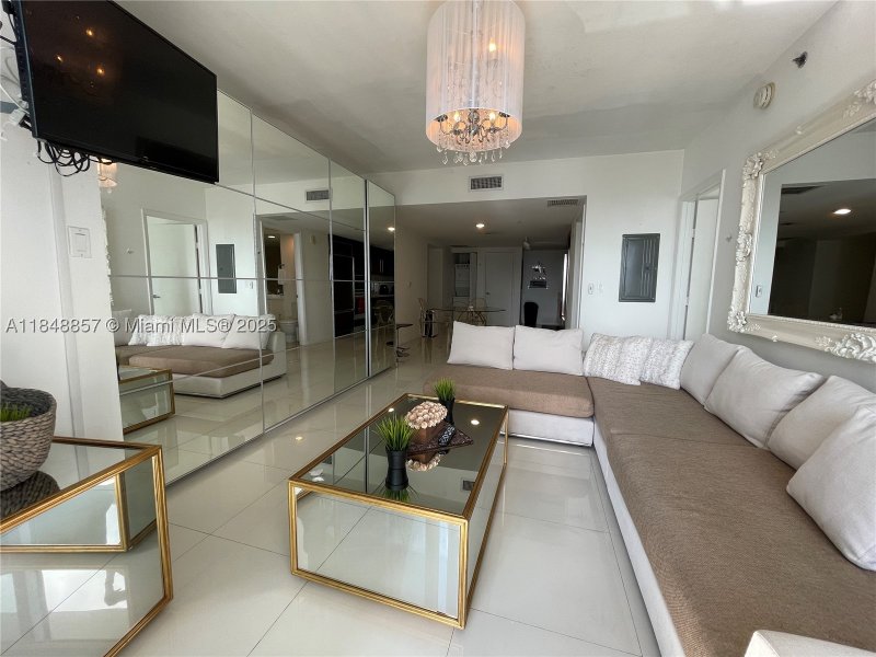 Condo for sale at Icon Brickell Viceroy 3711
