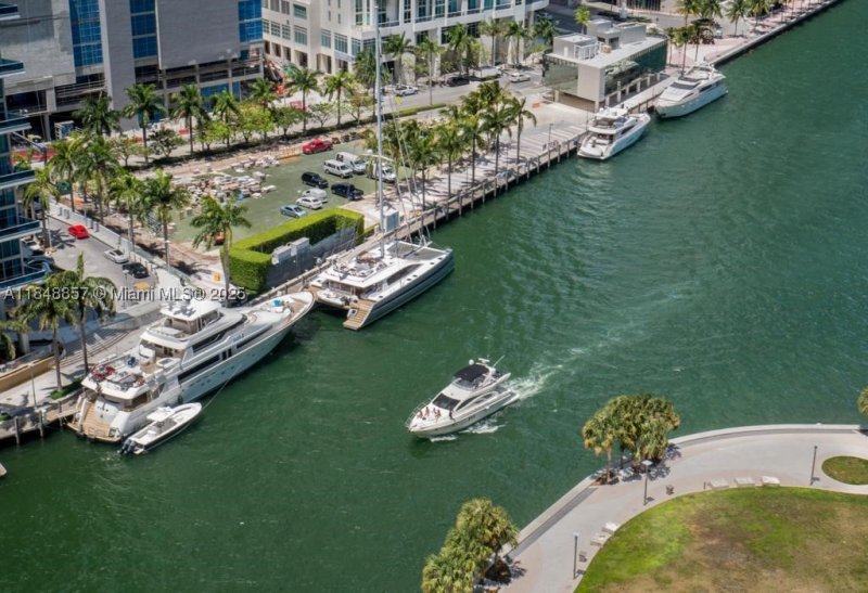 Condo for sale at Icon Brickell Viceroy 3711