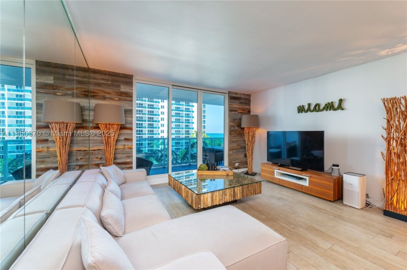 Alquiler de apartamento en Roney Palace 716