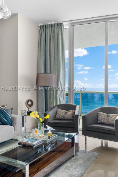 Alquiler de apartamento en Trump Tower One 907