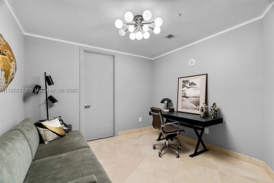 Aluguel de apartamento no Trump Tower One 907