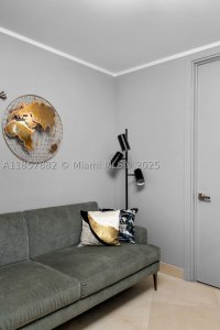 Aluguel de apartamento no Trump Tower One 907