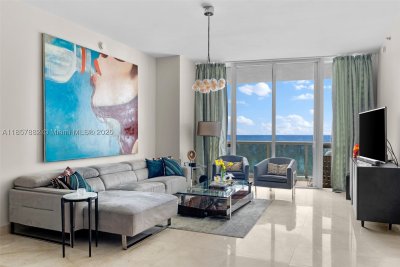 Aluguel de apartamento no Trump Tower One 907