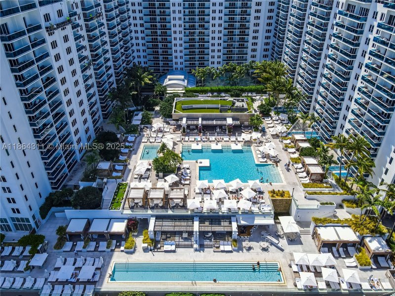 Alquiler de apartamento en Roney Palace 542