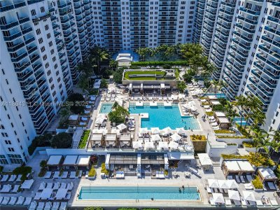 Alquiler de apartamento en Roney Palace 542