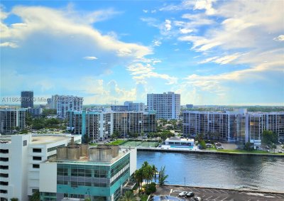 Aluguel de apartamento no Alexander Towers 1502