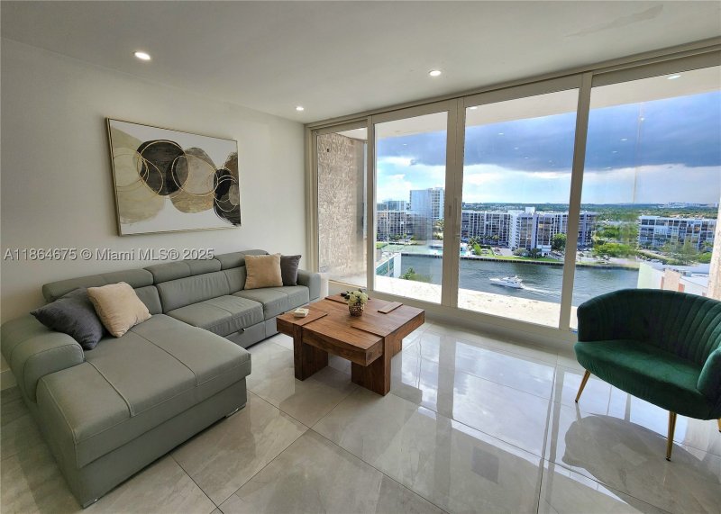 Alquiler de apartamento en Alexander Towers 1502