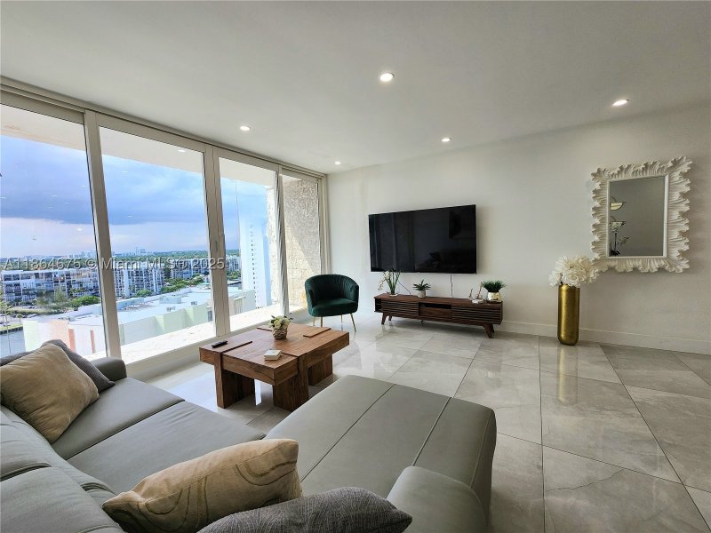 Alquiler de apartamento en Alexander Towers 1502