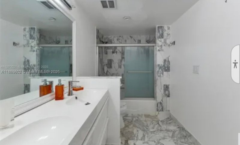 Condo for sale at Balmoral Condo 10T