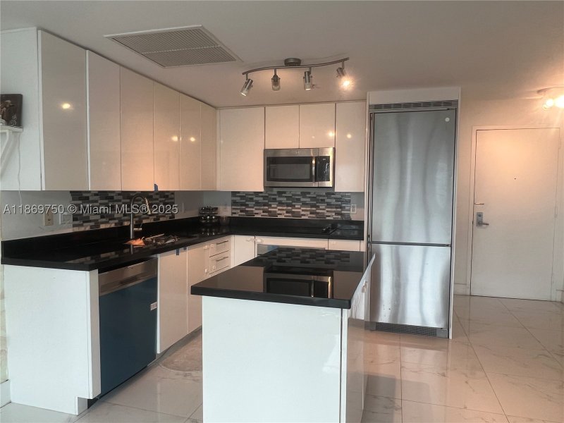 Comprar apartamento en Mint at Riverfront 3803