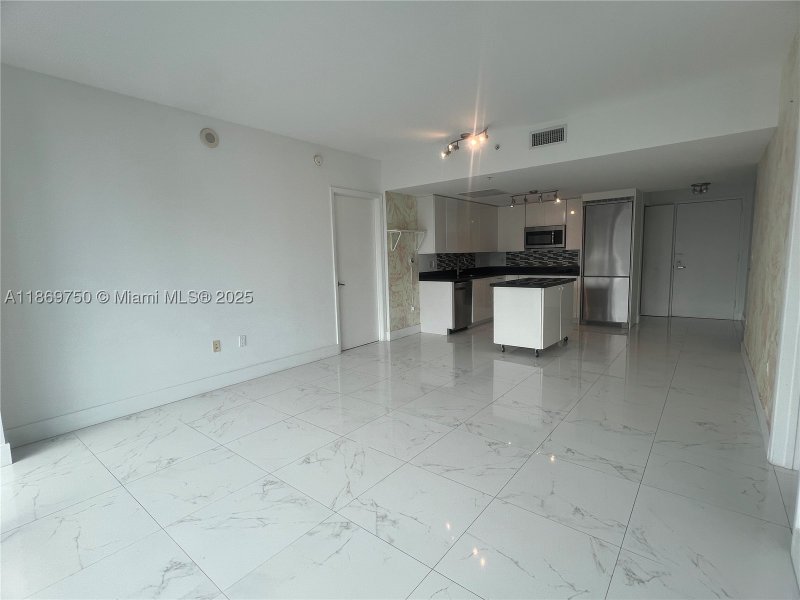 Comprar apartamento en Mint at Riverfront 3803