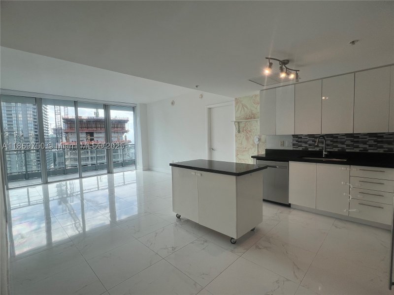 Comprar apartamento en Mint at Riverfront 3803