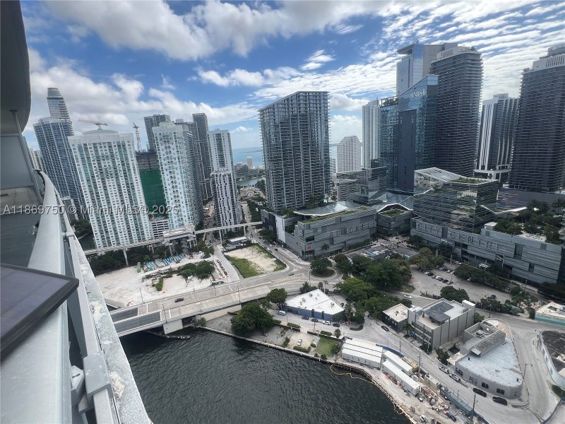 Comprar apartamento en Mint at Riverfront 3803