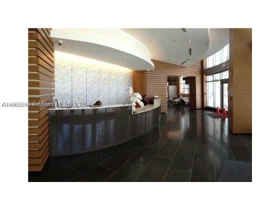 Comprar apartamento en Midtown Miami 4 H2408