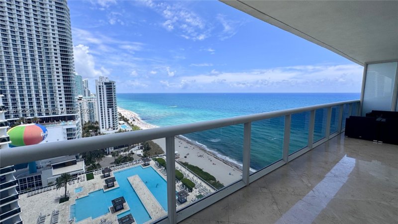 Alquiler de apartamento en Beach Club Two 2211