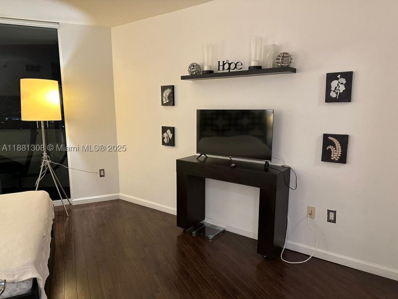 Condo for sale at Turnberry On The Green 1706