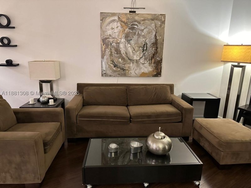 Condo for sale at Turnberry On The Green 1706