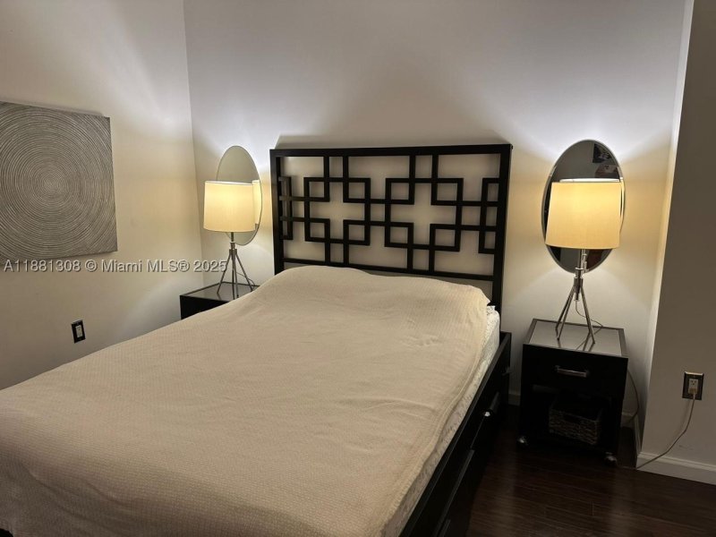 Condo for sale at Turnberry On The Green 1706