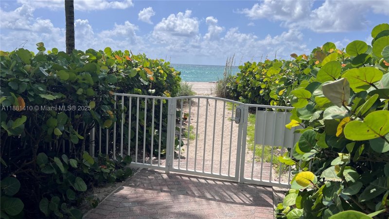 Comprar apartamento no Oceania 3 2334