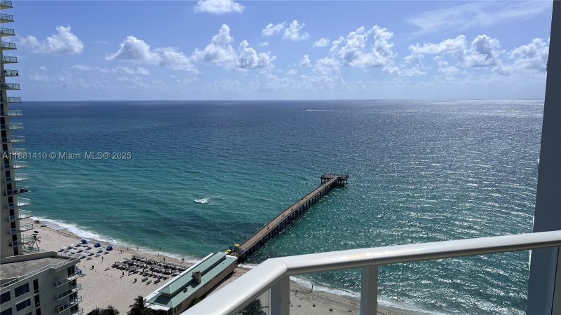 Comprar apartamento no Oceania 3 2334