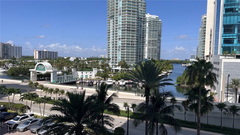 Comprar apartamento no Oceania 3 2334