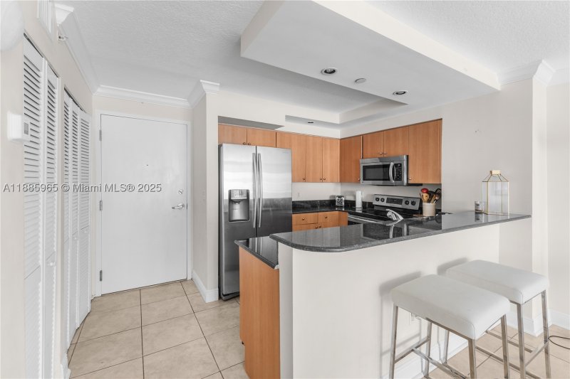 Comprar apartamento en The Collins Condo 1505