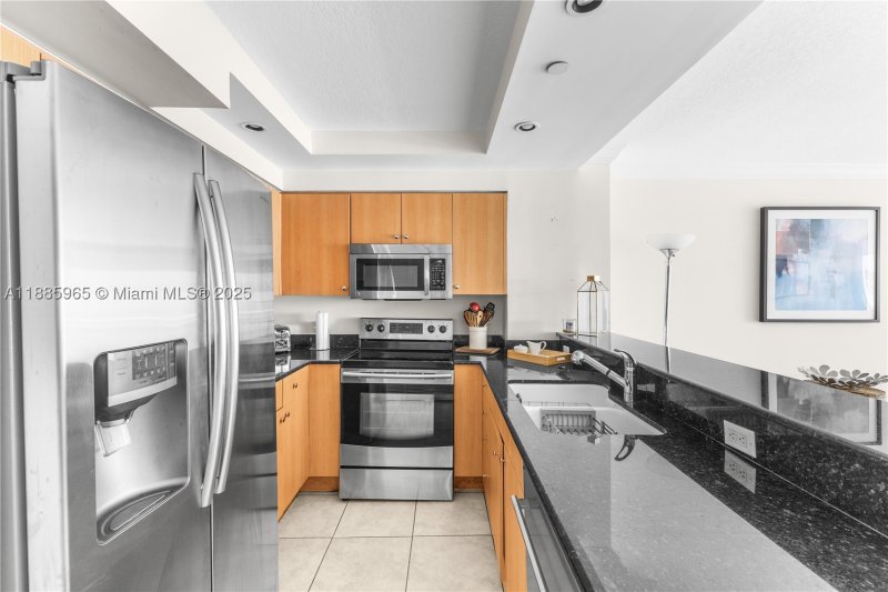 Comprar apartamento en The Collins Condo 1505