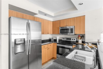Comprar apartamento en The Collins Condo 1505