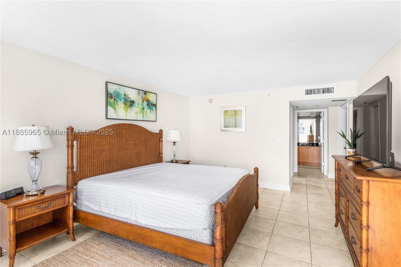 Comprar apartamento en The Collins Condo 1505