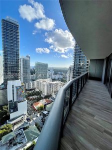 Comprar apartamento en SLS Lux Brickell 3304