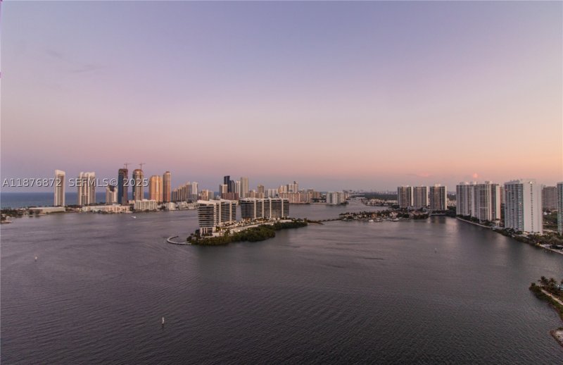 Condo for sale at Hidden Bay PH 2909