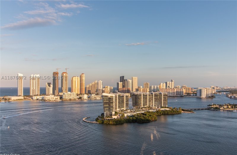 Condo for sale at Hidden Bay PH 2909