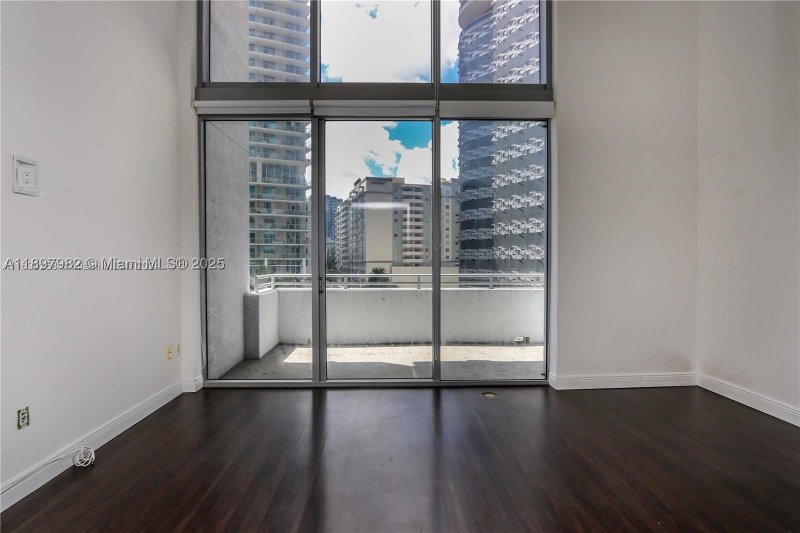 Comprar apartamento no Avenue on Brickell 1050 Tower 414
