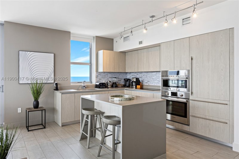 Condo for sale at Hyde Beach House R1701