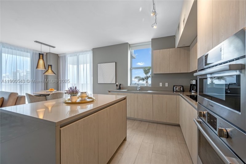 Apartment for rent at Hyde Beach House R2501
